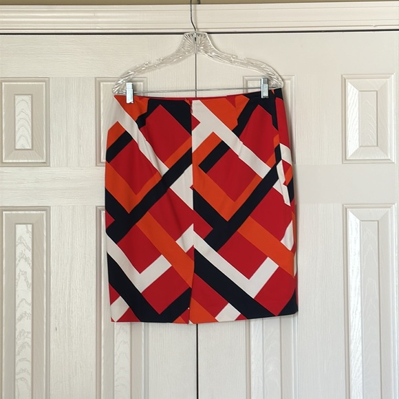 Ann Taylor Bold Geo Print Pencil Skirt - Picture 2 of 3